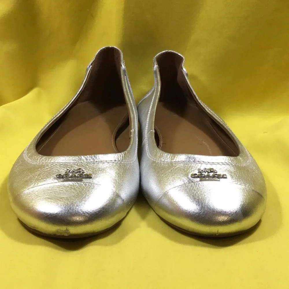 COACH Metallic Silver Leather Ballet Flats SZ 8 gently used